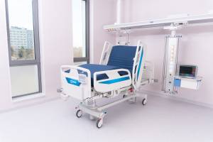 Кровать медицинская для интенсивной терапии LE-12 FAMED